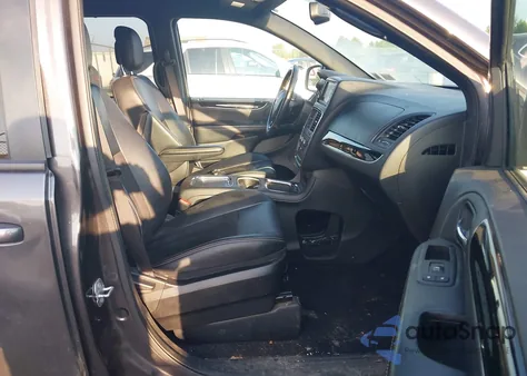 2018 Dodge Grand Caravan Sxt z USA, uszkodzony, nr VIN 2C4RDGCG8JR159899